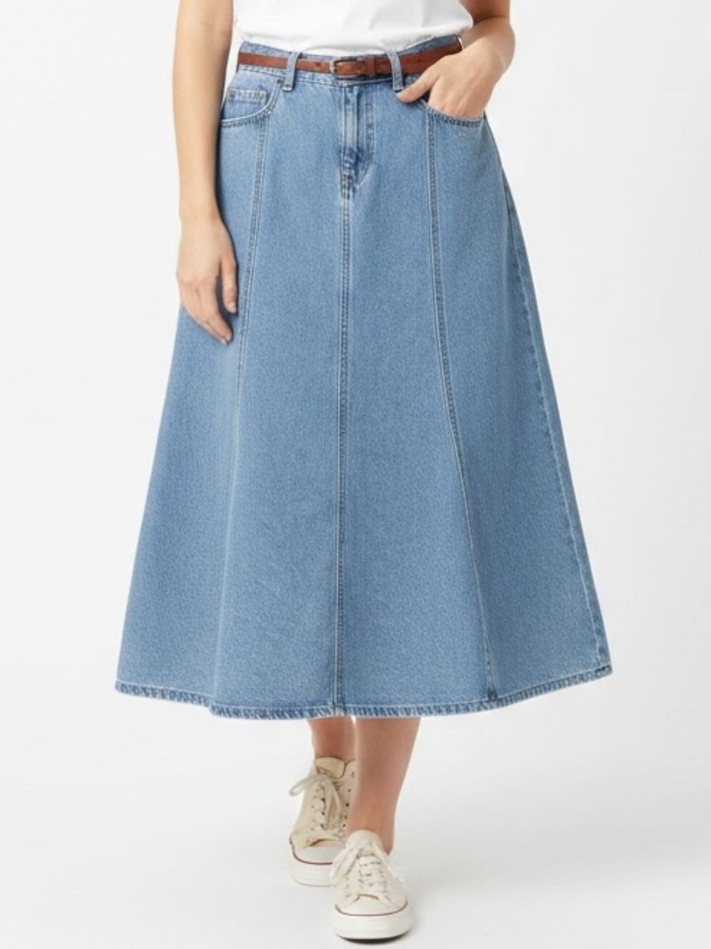 Levi's Women’s Size 28 Midi Rise Fit Flare Denim Skirt Light Blue
